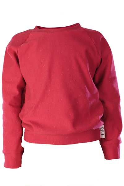 Red organic cotton sweatshirt and ethical manufacturing. Raglan sleeve design, with cuffs to improve fit. Designed and made by ToTó By Costureo in Valencia, Spain